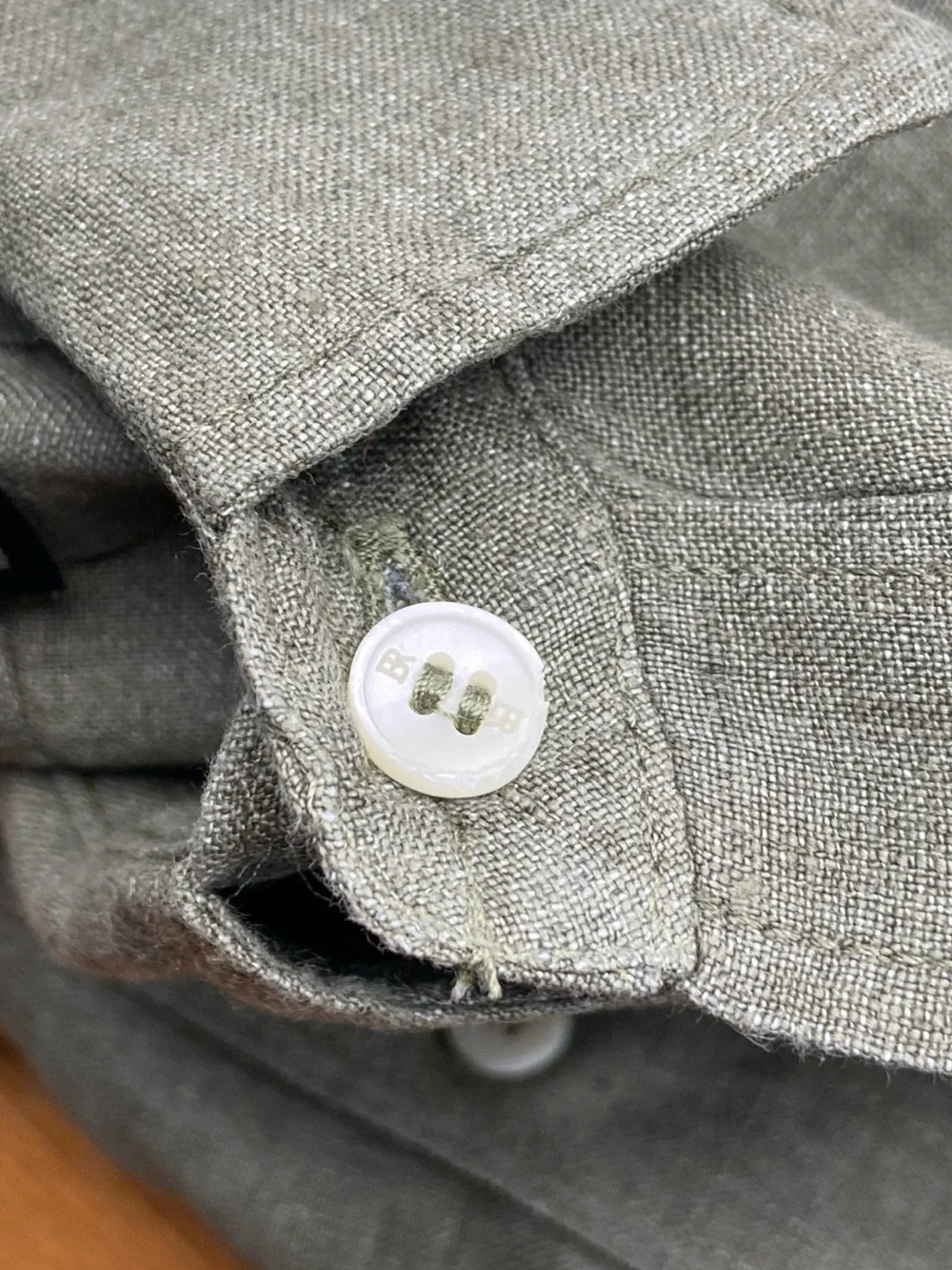 Banana Republic Linen Button Down Shirt XL Olive Green Long Sleeve BR Monogram